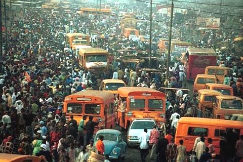 ImgX%2FHumanOverpopulation%2FAfrica%2FNigeria overpopulated traffic